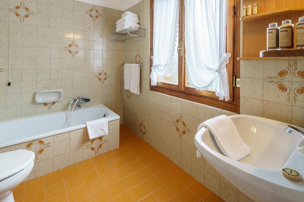 Hotel Roma サン・ヴィート・ディ・カドーレ 部屋 写真