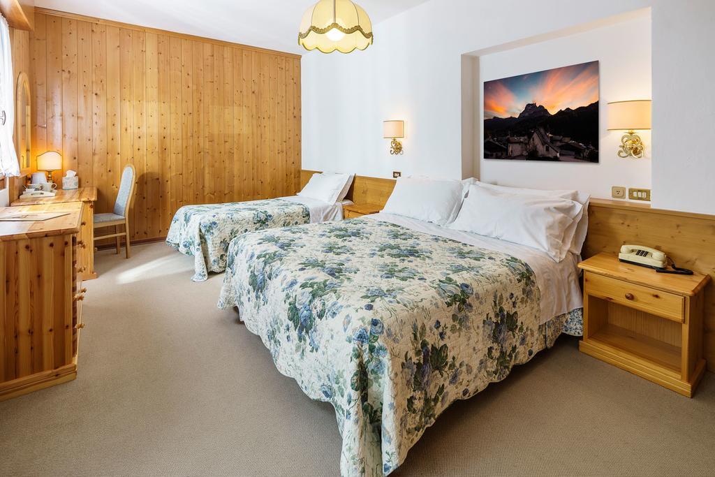 Hotel Roma サン・ヴィート・ディ・カドーレ 部屋 写真